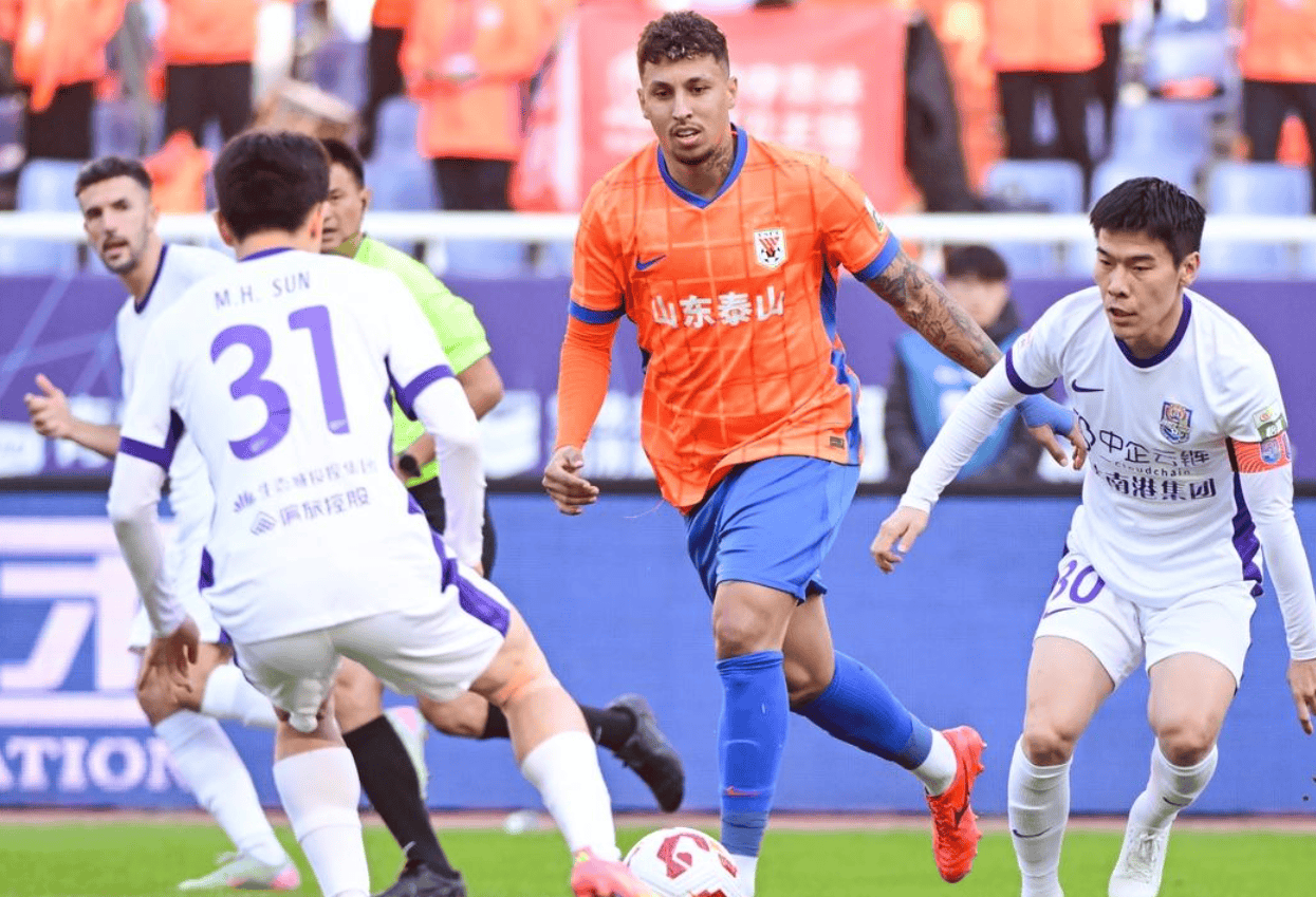 山东泰山转会期内部沟通,志在中超名次提升,悬念犹存,年轻球员得到机会的简单介绍 山东泰山转会期内部沟通,志在中超名次提升,悬念犹存,年轻球员得到机会的简单介绍