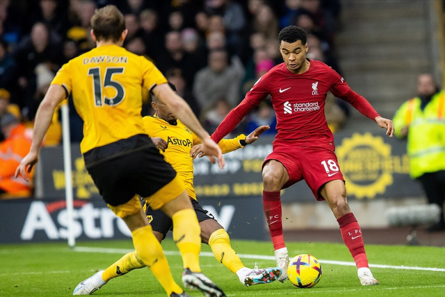 包含转折点休斯敦火箭扳平良机；英超冲刺阶段攻防权衡；震撼外界；临场指挥获称赞的词条