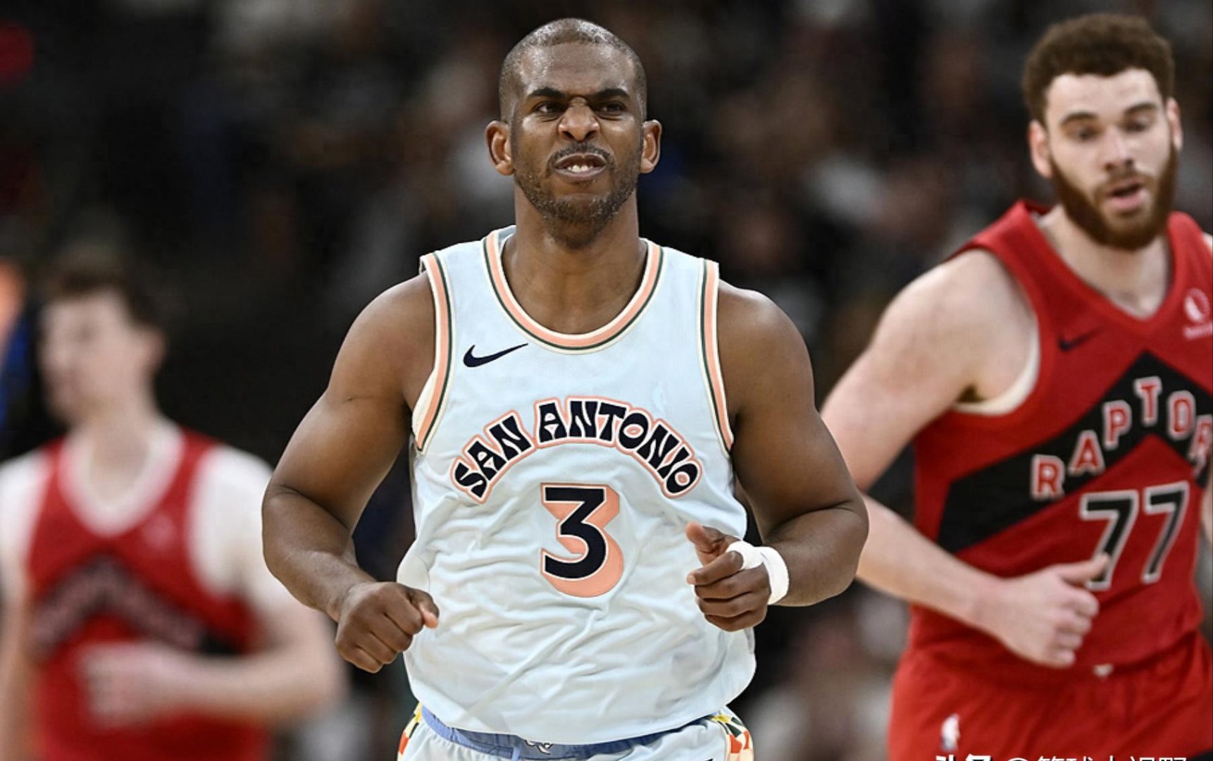 爱游戏平台关于圣安东尼奥马刺训练开放日，加时末段门线救险引欢呼，CBA常规赛在即，训练强度明显提升的信息