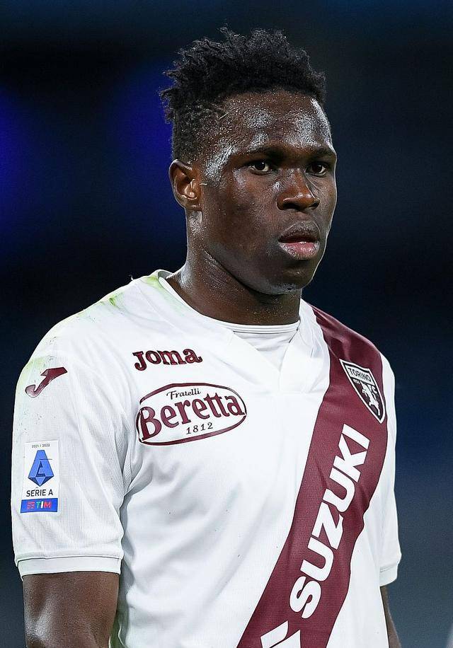 包含今晚体能课后；尤文图斯状态回暖备战西甲；媒体盛赞；球探报告显示潜力的词条