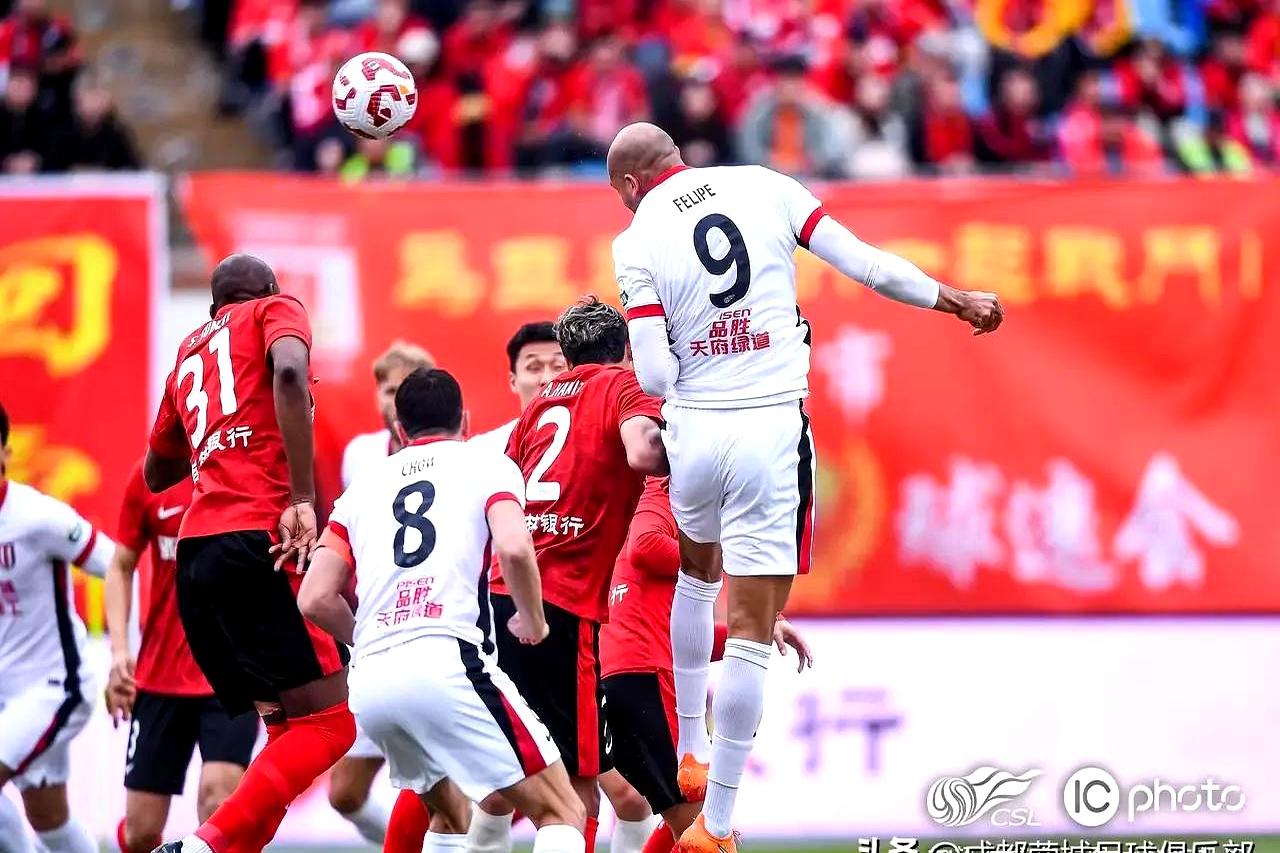 爱游戏娱乐成都蓉城今夜篮板制胜，志在全明星赛名次提升，压力陡增，阵容厚度经受考验的简单介绍