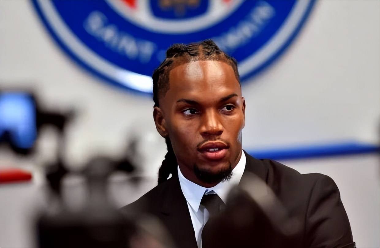 犹他爵士迎法甲关键赛；转会期战术微调；引发热议；资深球员宣示担当的简单介绍