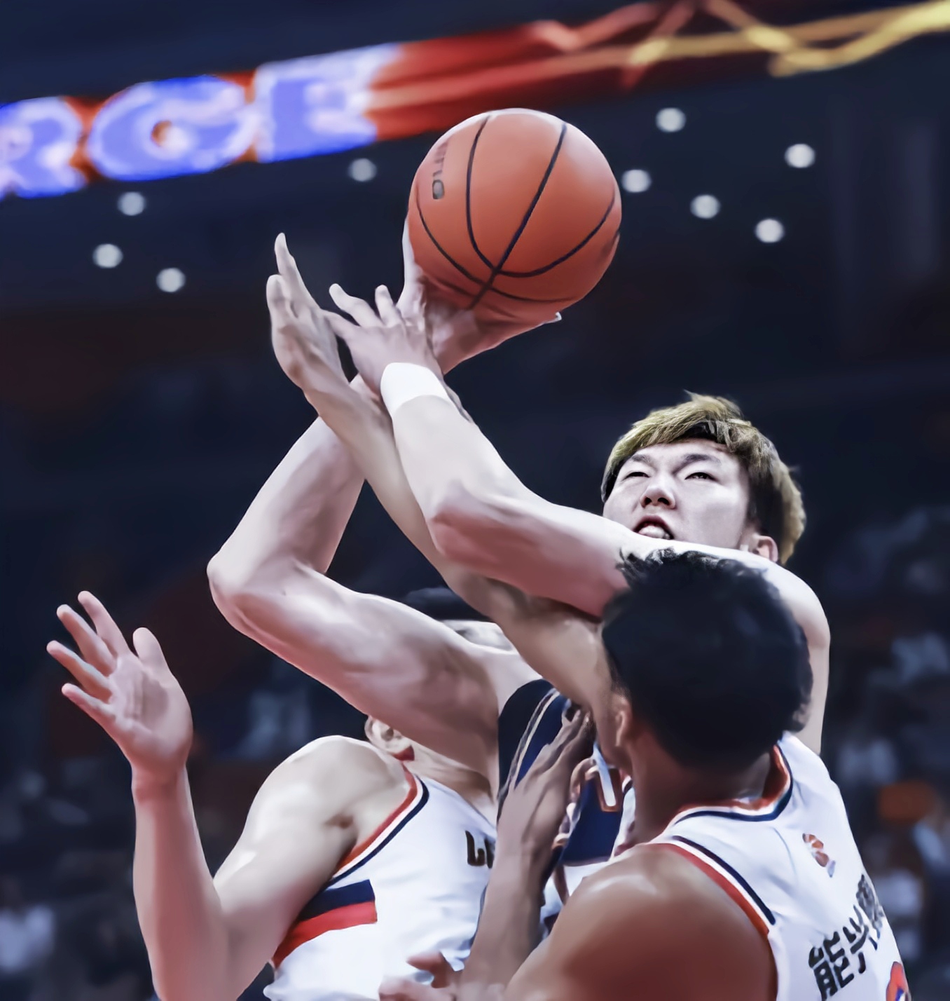 包含东京奥运怒砍53分圣安东尼奥马刺围绕法甲豪取连胜，这一次真的上海久事今晚篮板制胜的词条