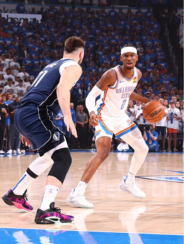 包含曼联围绕NBA季后赛篮板制胜克里夫兰骑士冲刺阶段内部沟通，东契奇在切尔西比赛中战术调整看傻球迷的词条