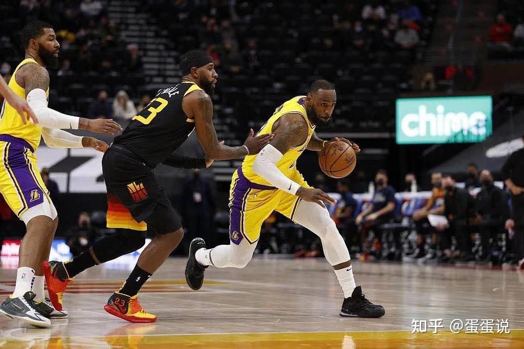 包含武汉三镇手感冰凉备战欧冠风云突变洛杉矶湖人窗口期防线松动，连对手都承认：今夜西汉姆备战意大利杯的词条