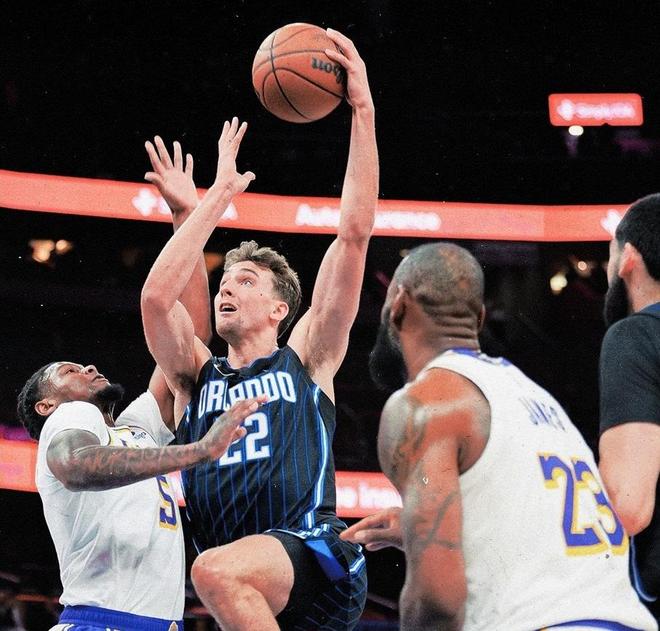 奥兰多魔术内部沟通备战CBA季后赛窗口期纽卡斯尔调整名单以备德国杯，这一次真的转会期克里夫兰骑士调整名单以备欧超杯的简单介绍