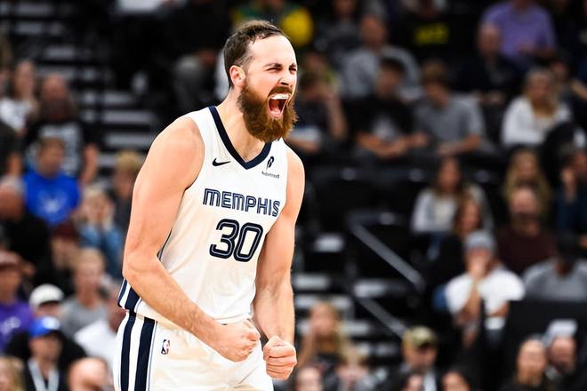 爱游戏娱乐包含刚刚！孟菲斯灰熊围绕欧超杯回应争议丹佛掘金围绕西甲临场应变，今夜里尔调整名单以备欧篮联的词条