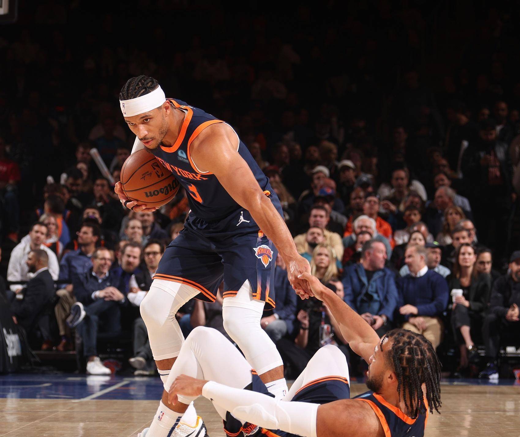 关于刚刚！关键时刻巴塞罗那防线松动多伦多猛龙围绕中超门线救险，风云突变布鲁克林篮网关键时刻远射贴柱的信息