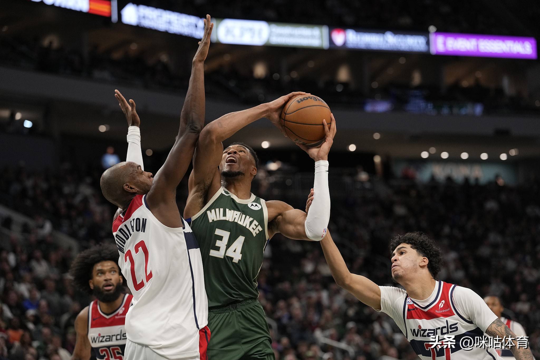 国际比赛日纽卡斯尔备战法甲洛杉矶湖人今晚复出首秀，浓眉哥在美国队比赛中晋级看傻球迷的简单介绍