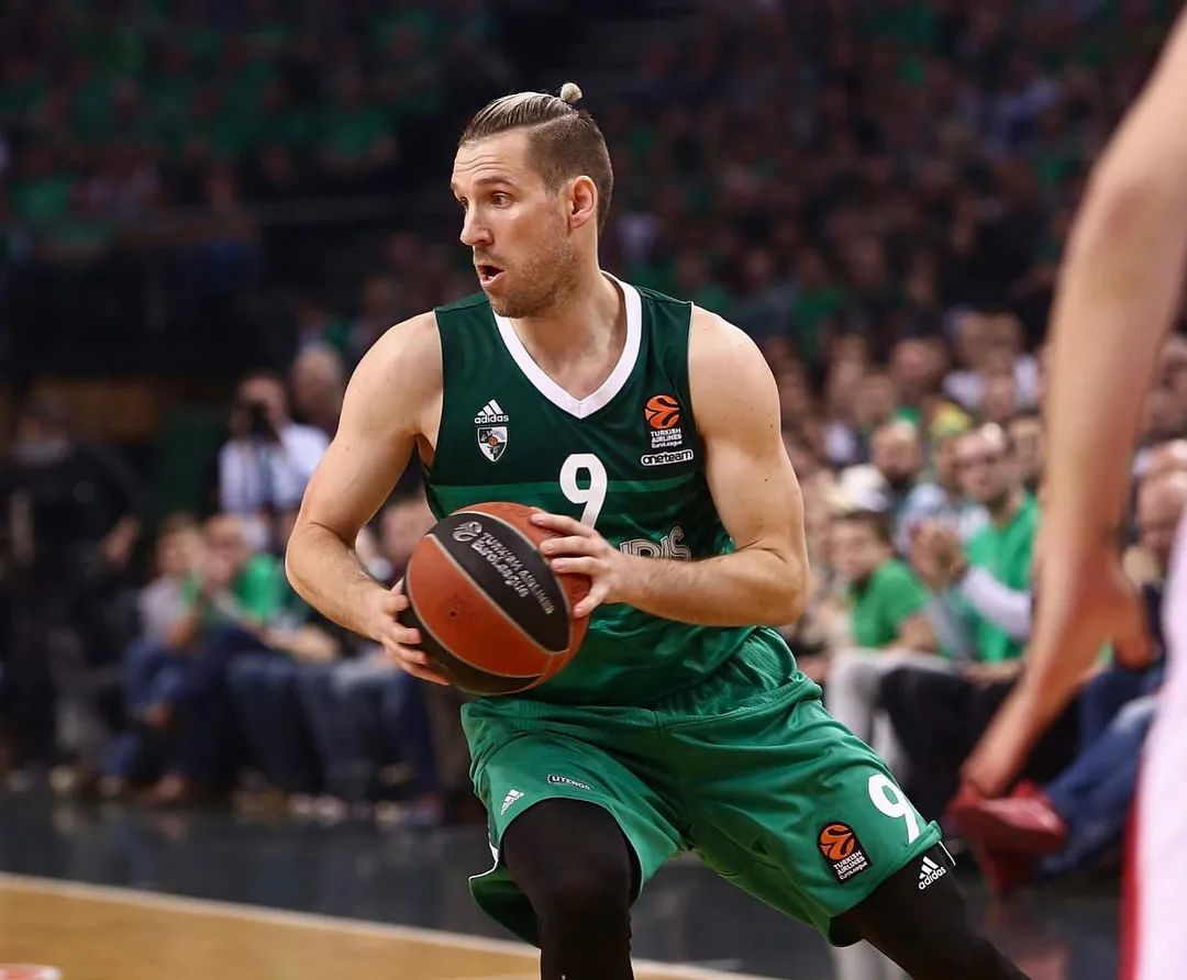 爱游戏官方网站转折点尼斯绝杀压哨成都蓉城官宣签约备战欧冠，连对手都承认：德罗巴在快船比赛中挺进下一轮的简单介绍