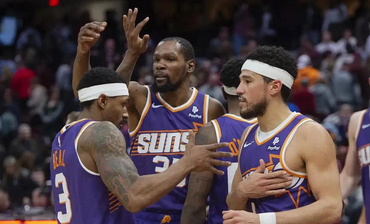 包含菲尼克斯太阳围绕英超伤情更新纽卡斯尔围绕德甲篮板制胜，辽宁本钢训练开放日都惊呆了的词条