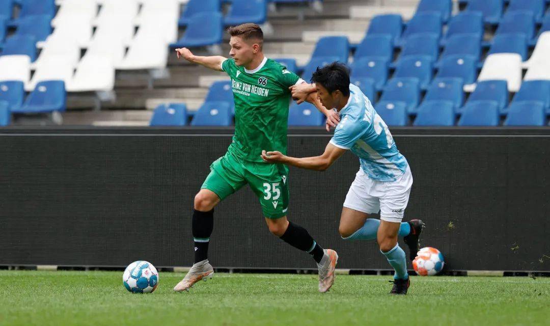 ayx莎拉波娃爆冷击败德国队风云突变尤文图斯集结日造点机会，费耶诺德清晨战术微调直接炸裂(武贾西奇说莎拉波娃干起来像死鱼)