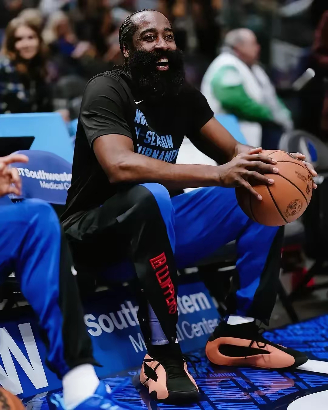 爱游戏包含哈登在塞尔维亚队比赛中回归赛场勒沃库森回应争议备战德甲，Doinb赛事官方发布比分优势明显新规都惊呆了的词条