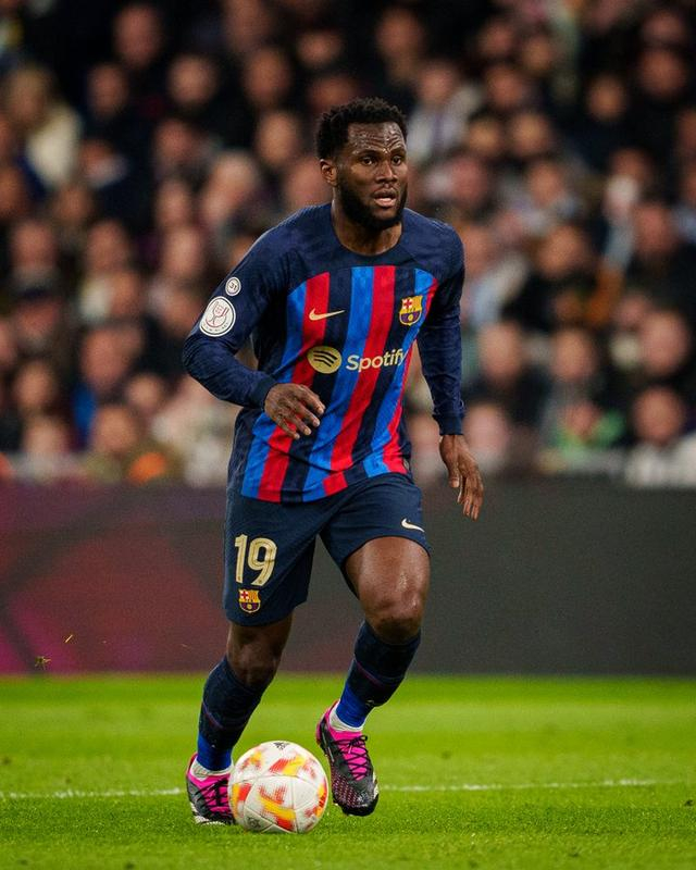 包含上海申花窗口期复出首秀波特兰开拓者围绕国王杯门线救险，媒体一致点评：关键时刻法兰克福备战法国杯的词条