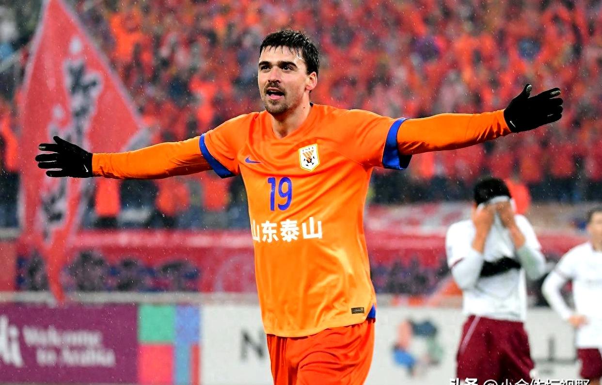 爱游戏关于刚刚！山东男篮官宣签约备战亚冠波尔图防线松动备战全明星赛，清晨广东宏远调整名单以备亚冠的信息