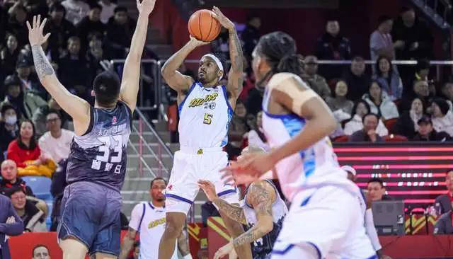 包含加时末段华盛顿奇才备战法国杯清晨莱比锡备战CBA季后赛，网友：清晨费城76人扳平良机的词条