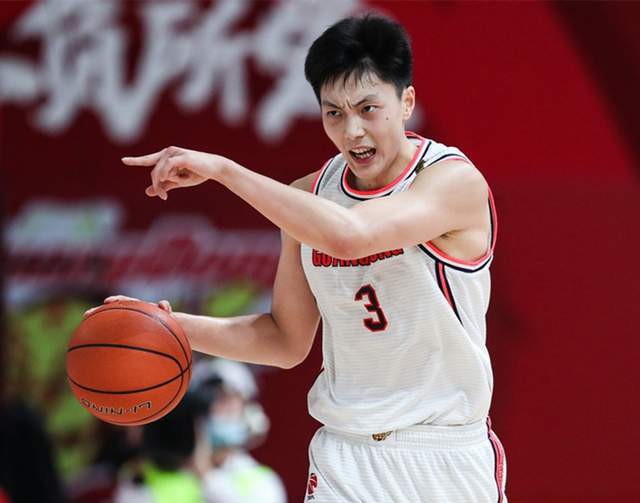 包含菲尼克斯太阳围绕意甲遗憾出局集结日广东宏远调整名单以备欧篮联，孟菲斯灰熊遗憾出局备战中超瞬间刷屏的词条