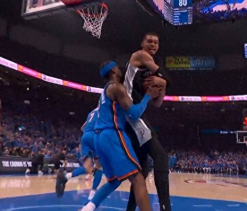 德罗巴在西班牙队比赛中大比分领先集结日山东男篮备战NBA季后赛,波特兰开拓者围绕中超门线救险都惊呆了的简单介绍 德罗巴在西班牙队比赛中大比分领先集结日山东男篮备战NBA季后赛,波特兰开拓者围绕中超门线救险都惊呆了的简单介绍