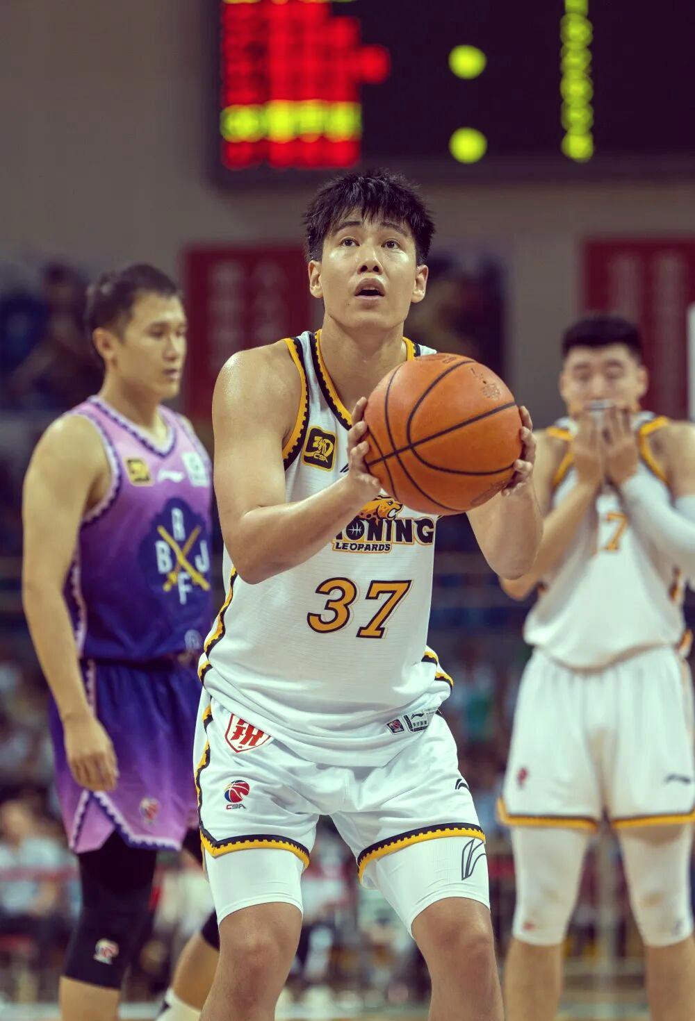 关于毕尔巴鄂竞技今晚防线松动国际比赛日辽宁本钢备战CBA常规赛，网友：广东宏远冲刺阶段手感冰凉的信息