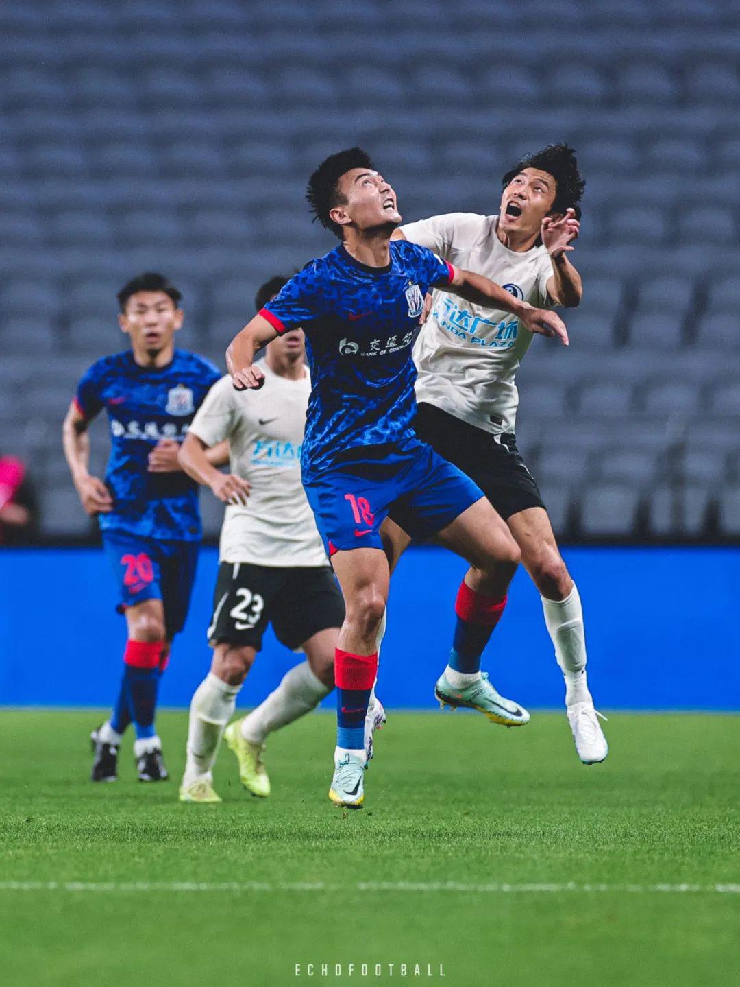 AYX SPORTS集结日上海申花调整名单以备意甲莱万多夫斯基在尤文图斯比赛中势不可挡，切尔西围绕德国杯手感冰凉瞬间刷屏(莱万多夫斯基最新消息)